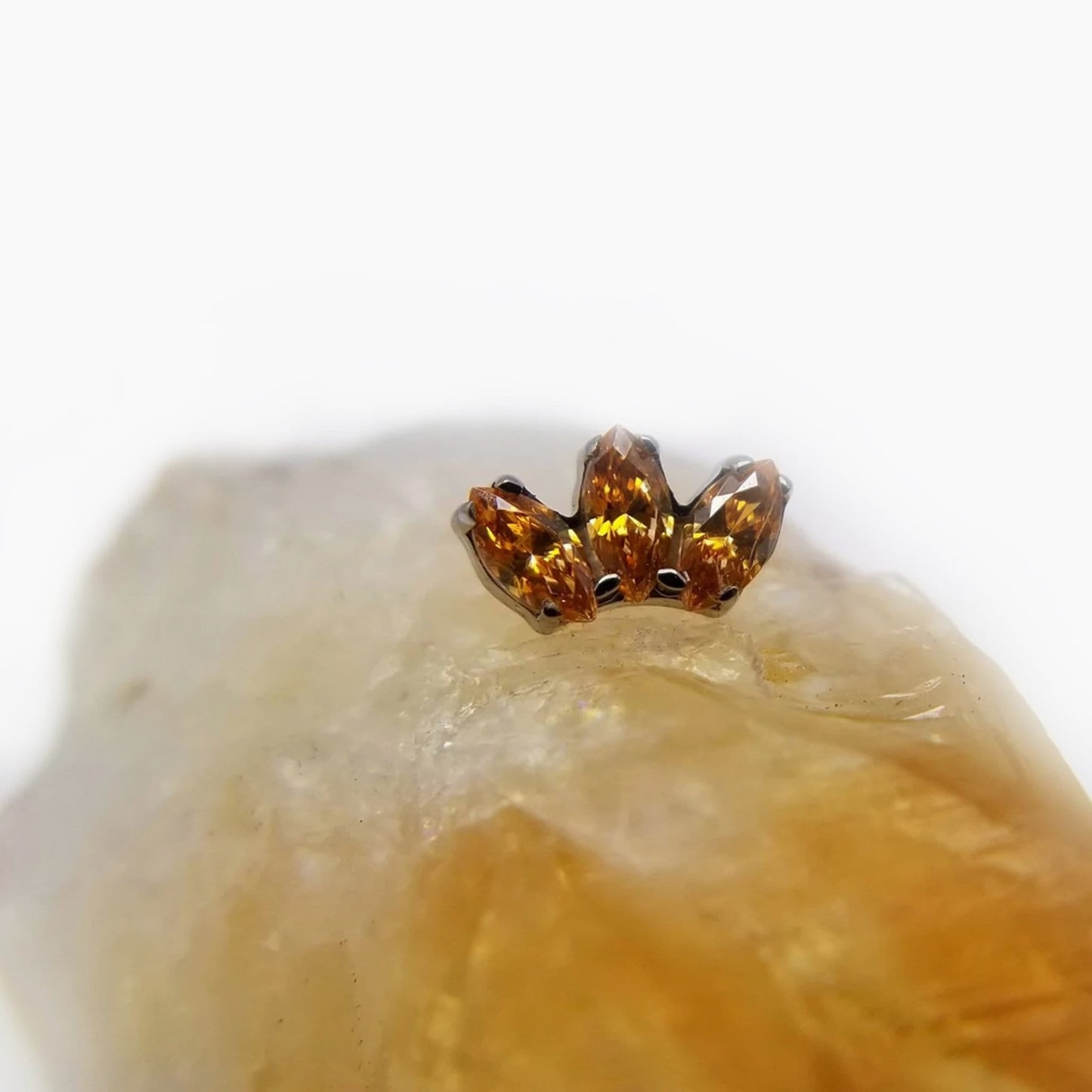 I.S. | Threaded 16g Marquise Fan Ends - Avanti Body Jewelry